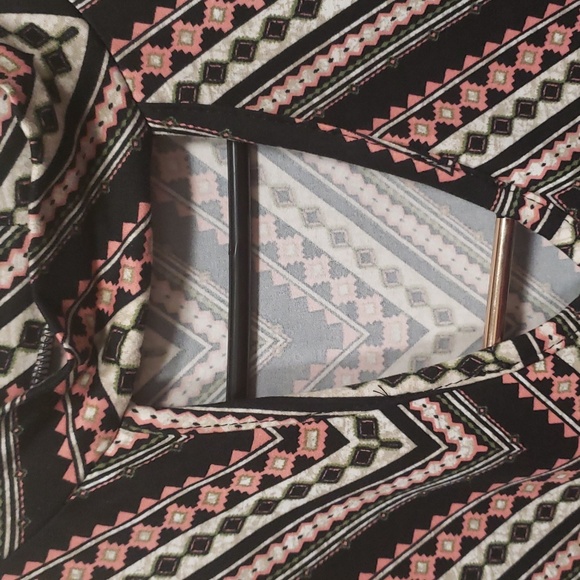 Dress geometric pattern - Picture 2 of 4